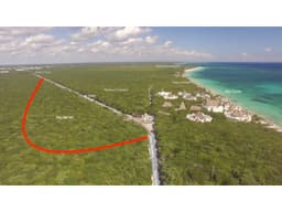 Terreno residencial con acceso a la zona hotelera de Tulum