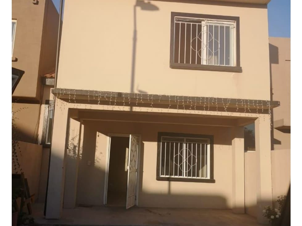 CASA AMPLIA EN VENTA EN CONDOVILLA,TIJUANA. — foto 1