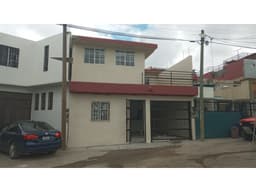 CASA EN VENTA EN EL FRACCIONAMIENTO VILLAFONTANA TIJUANA