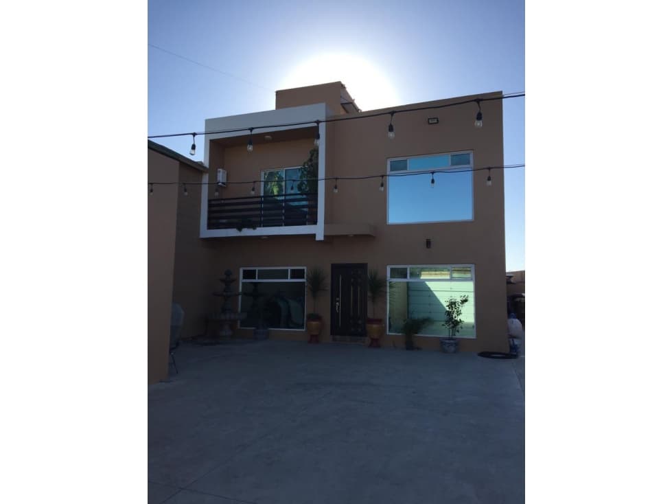 RESIDENCIA MODERNA A UNOS PASOS DE LA PLAYA — foto 1