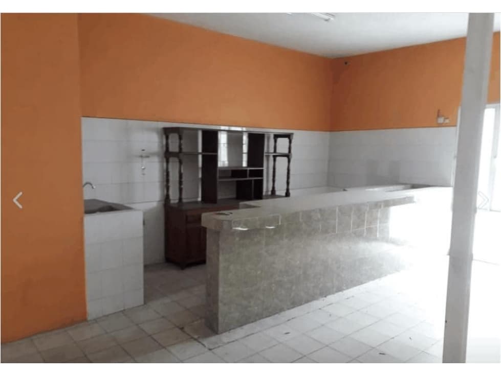VENTA DE CASA CENTRICA DE 2 PLANTAS Y EN ESQUINA COLIMA — foto 4
