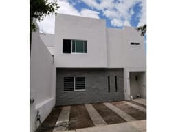 CASA EN VENTA RECIEN REMODELADA ESMERALDA NORTE COLIMA