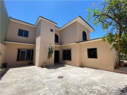 CASA EN VENTA DE OPORTUNIDAD EN VILLA DE ALVAREZ COLIMA