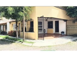 BONITA CASA EN VENTA EN RESIDENCIAL ESMERALDA COLIMA