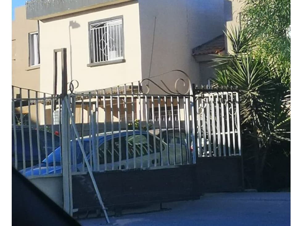 CASA AMPLIA EN VENTA EN CONDOVILLA,TIJUANA. — foto 2