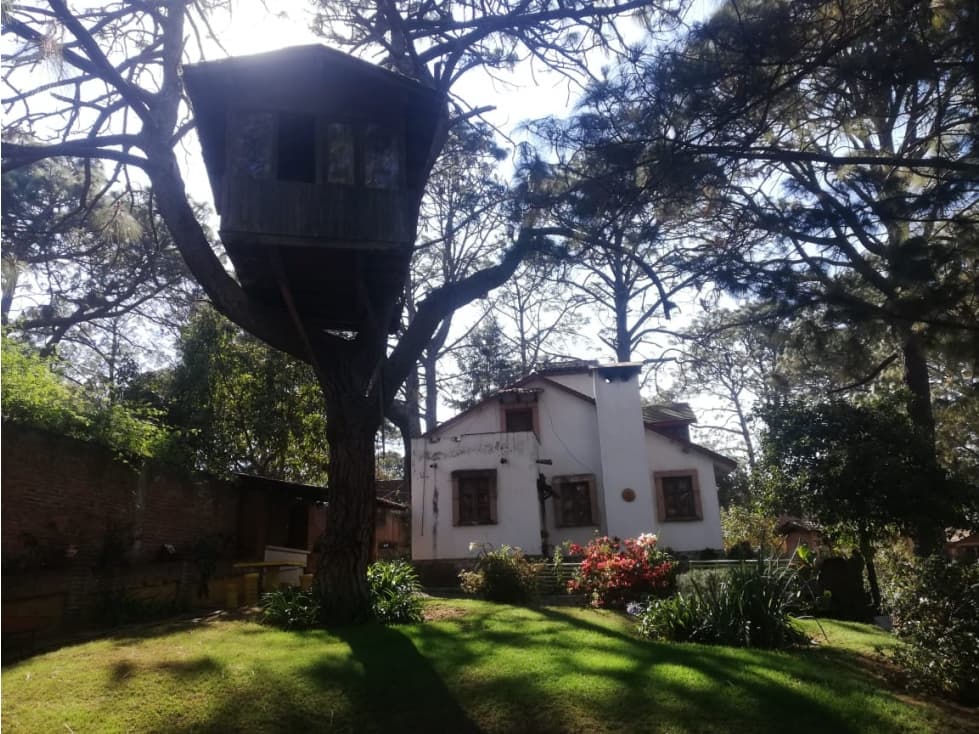Hermosa cabaña rustica ubicada en el bosque — foto 3