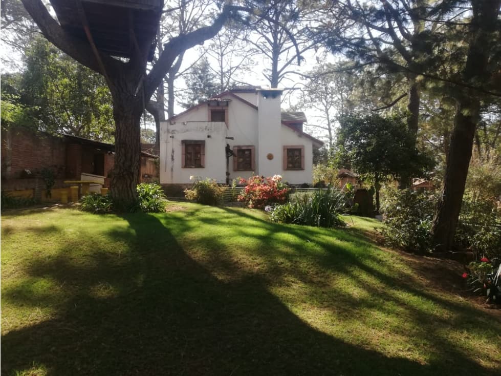 Hermosa cabaña rustica ubicada en el bosque — foto 2