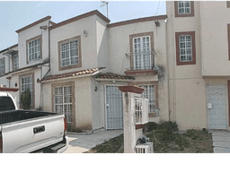 CASA EN FRACCIONAMIENTO COLINAS DE PLATA