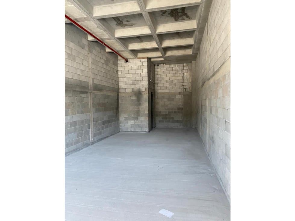Local comercial en plaza santa Isabel — foto 5