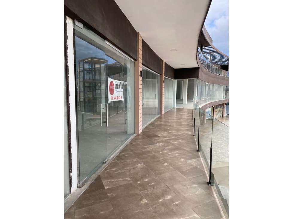 local comercial en plaza Cocoa en segundo piso — foto 4
