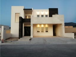 Casa en venta en Fracc privado Las Huertas en Arteaga