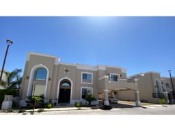 Casa en Venta La Rioja Equipada con Terreno Excedente, Hermosillo