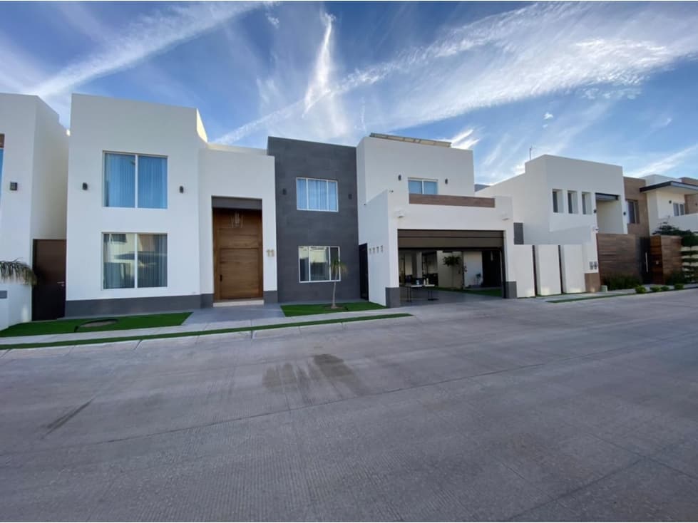 Casa en Venta con Alberca en La Coruña, Hermosillo, Sonora — foto 1