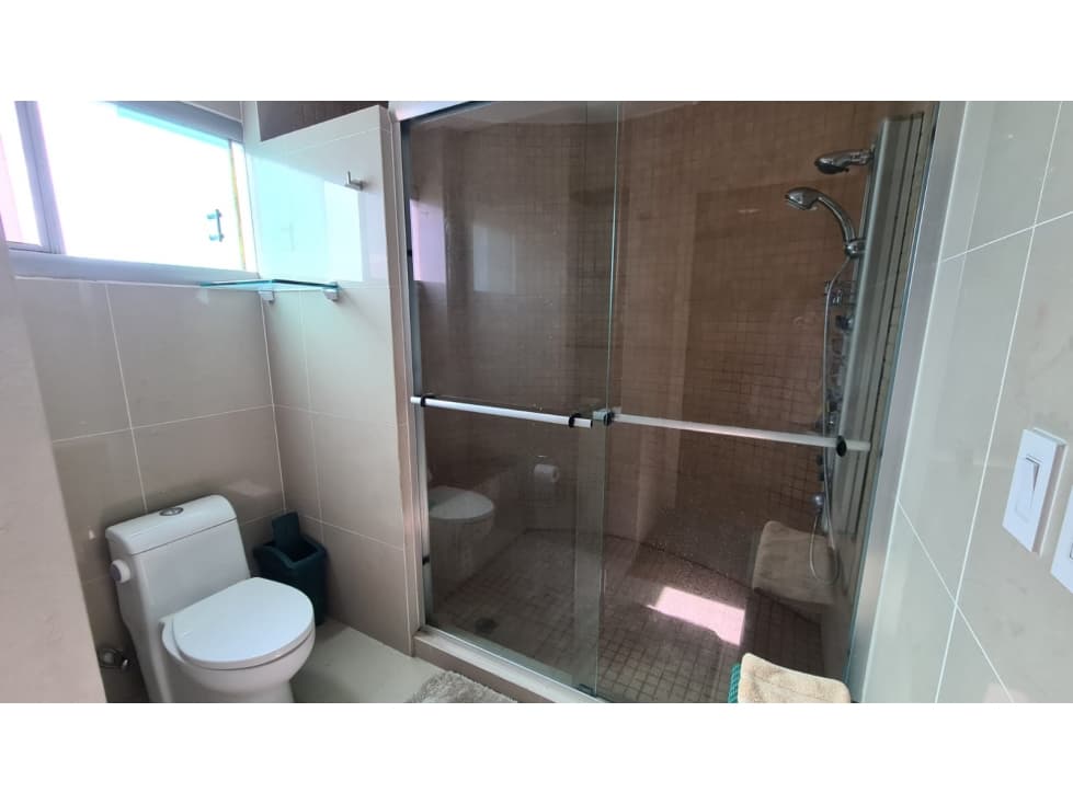 LINDO DEPARTAMENTO CON TERRAZA JURICA REGENCY CLUB — foto 4