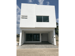 CASA EN VENTA EN RESIDENCIAL VALLE REAL, TAPACHULA CHIAPAS