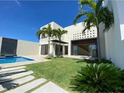Venta de casa sola nueva con alberca, jardín Burgos, Cueravaca