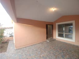 CASA EN VENTA CENTROS COMERCIALES, ESCUELAS Y ZONA RESIDENCIAL