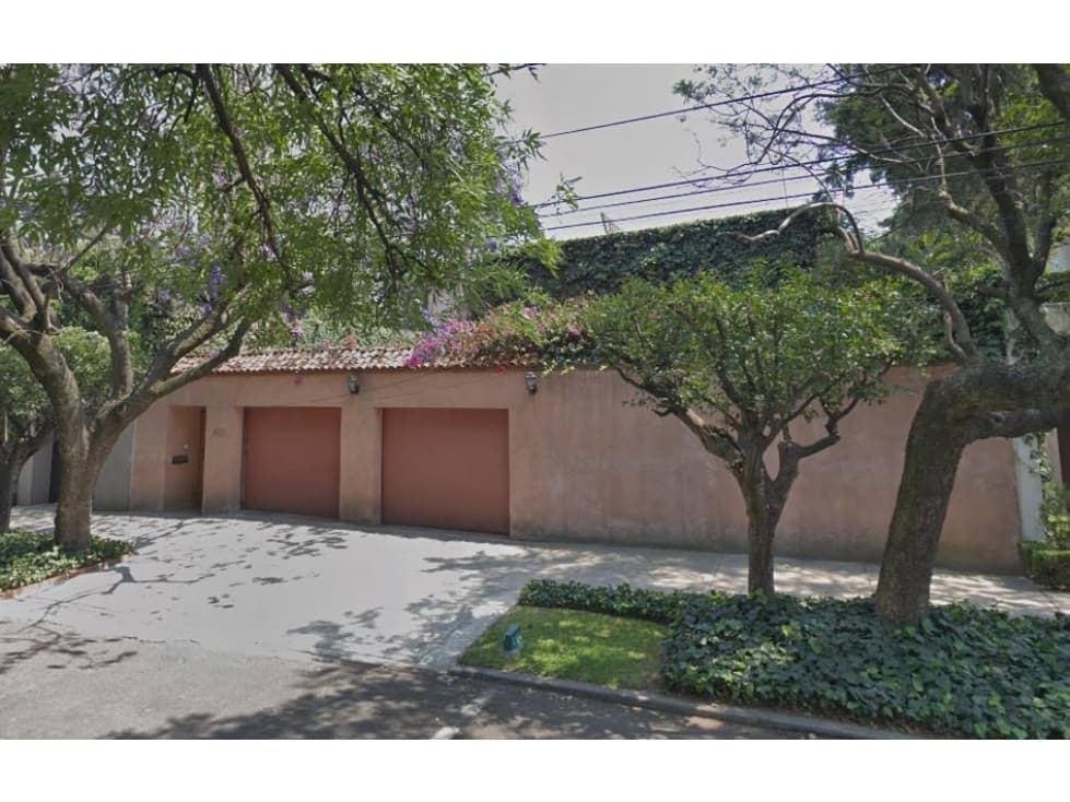 LUJOSA Y HERMOSA CASA EN LOMAS DE CHAPULTEPEC — foto 1