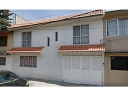 CASA EN CERRO DE LA ESTRELLA