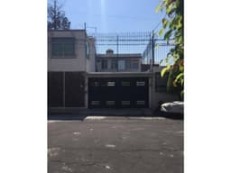 BONITA CASA EN MILITAR MARTE CDMX