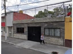 CASA EN VENTA REMATE