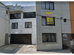 AMPLIO DEPARTAMENTO EN CALZADA DEL HUESO $4,120,000 ADJUDICADA