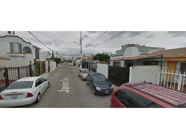 Vive en hermosa casa en Remate Col: La Joya, Santiago de Querétaro!