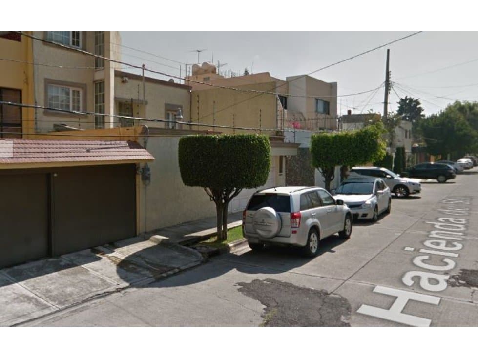 BONITA CASA EN BOSQUES DE ECHEGARAY — foto 3