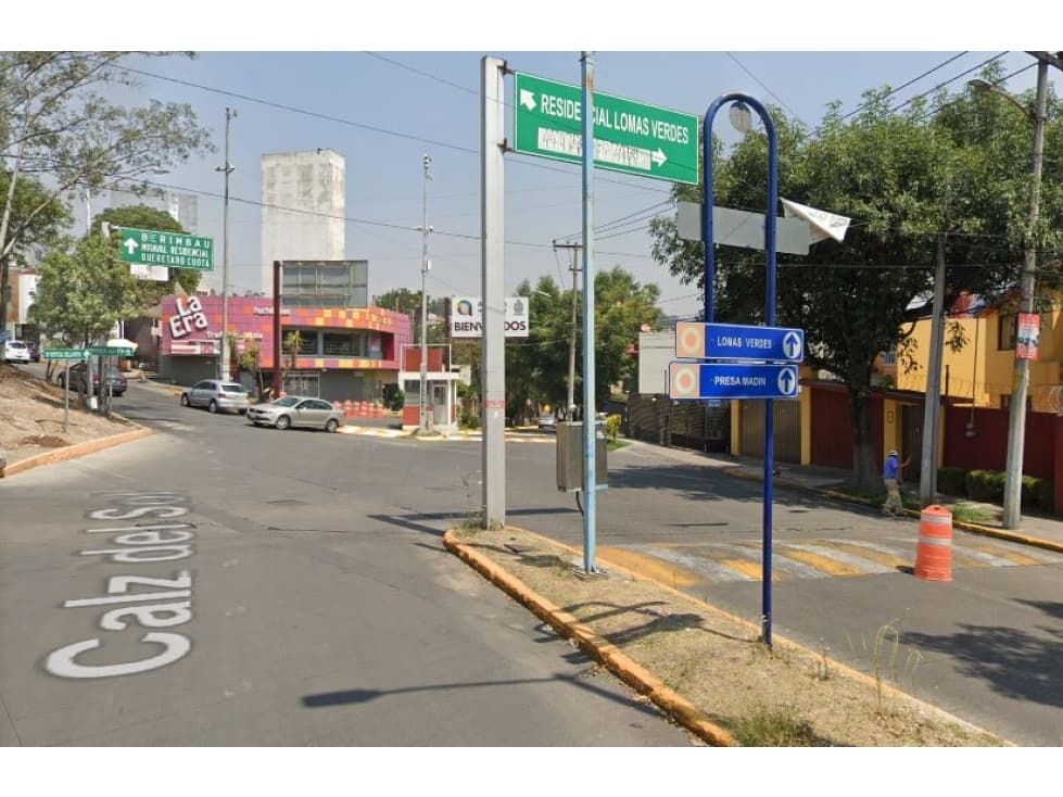 CASA EN PASEO DE LOMAS VERDES — foto 5