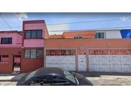 ¡ CASA EN CALLE COCHAMBA, LAS AMERICAS ! L