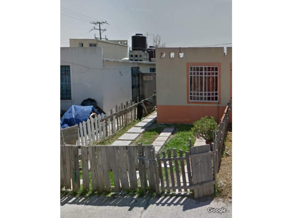 CASA EN REMATE EN HUEHUETOCA, EDO MEX. — foto 1