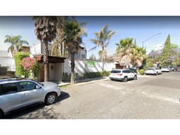 VENTA CASA EN REMATE BANCARIO BOSQUES DE LAS LOMAS MIGUEL HIDALGO CDMX