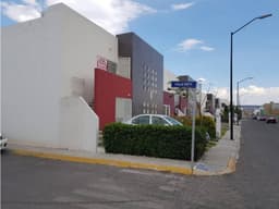 CSA EN VENTA CORREGIDORA QUERETARO