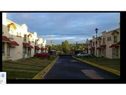 CASA EN VENTA URBI VILLA DEL REY HUEHUETOCA