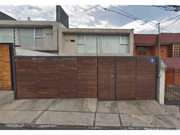 CASA EN COLINA DE LA PAZ ,FRACC. BOULEVARES NAUCALPAN DE JUÁREZ