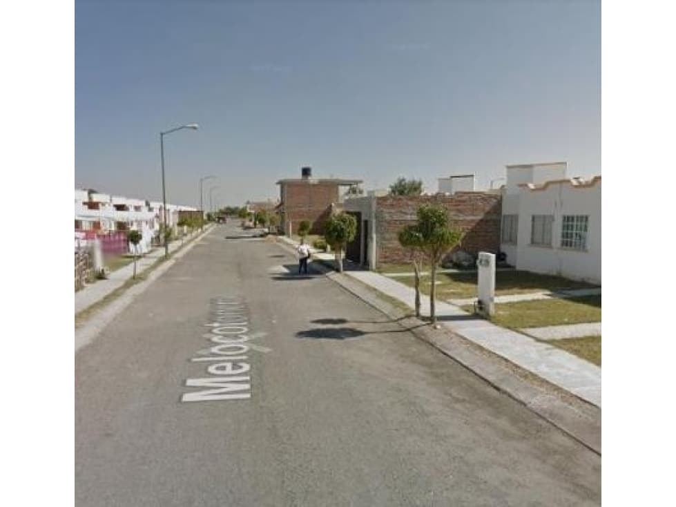CASA EN LOS MEZQUITES CELAYA — foto 3