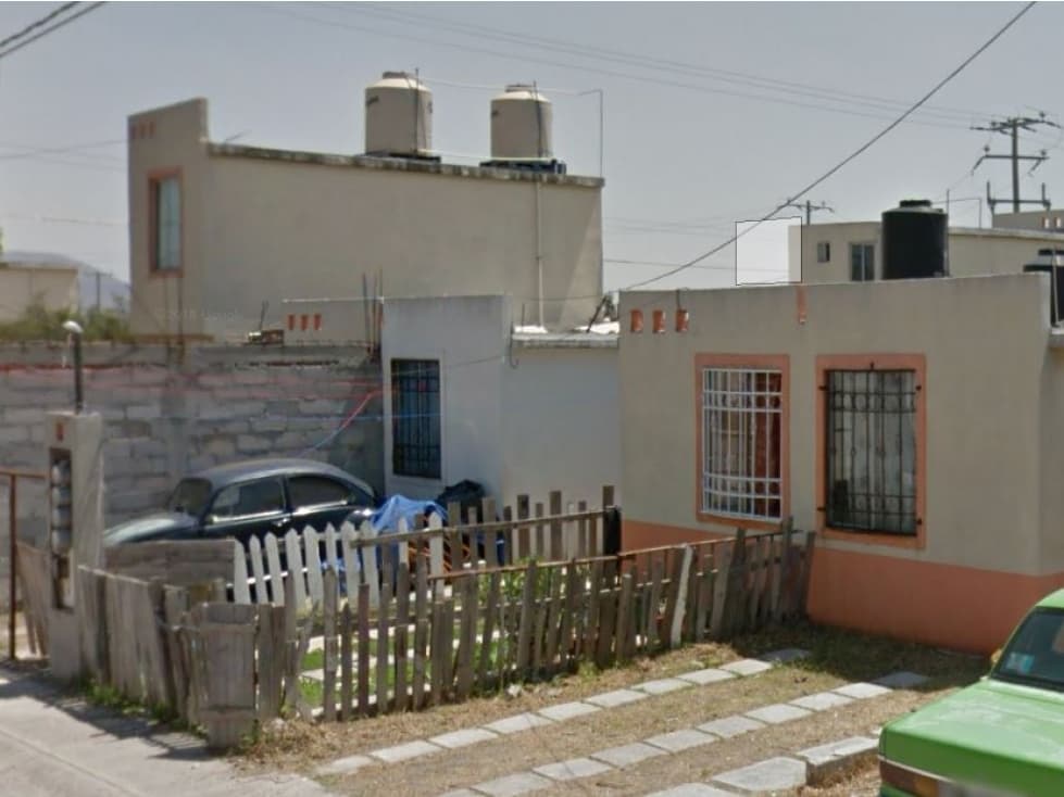 CASA EN REMATE EN HUEHUETOCA, EDO MEX. — foto 2