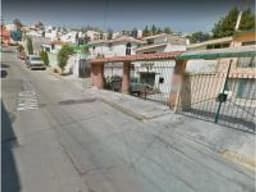 VENTA DE BONITA CASA "REMATE BANCARIO" FRACC. LOS PIRULES TLALNEPANTLA