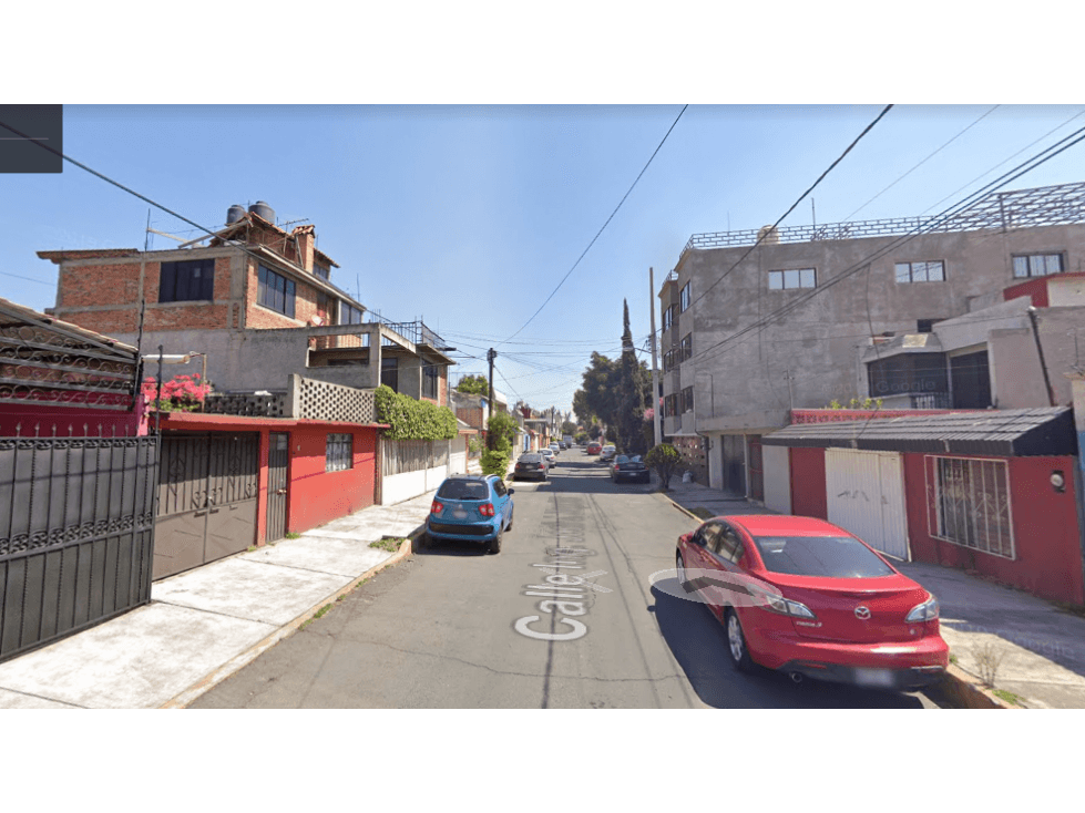 EXCELENTE CASA EN REMATE — foto 3