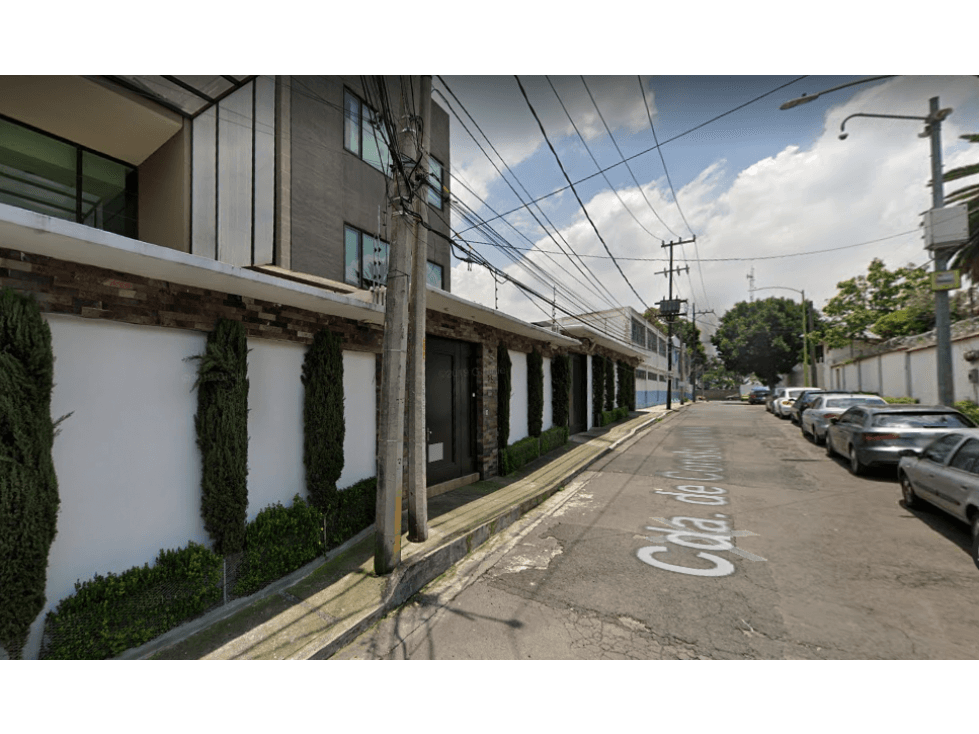 CASA EN REMATE DE LUJO EN LOMAS ALTAS — foto 3