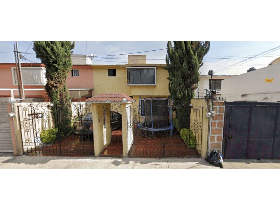 CASA EN VIVEROS DE LAS LOMAS — foto 3