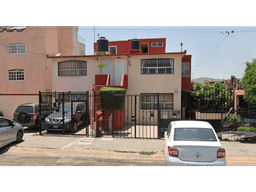 EXCELENTE CASA EN FRACC VALLE DEL TENAYO