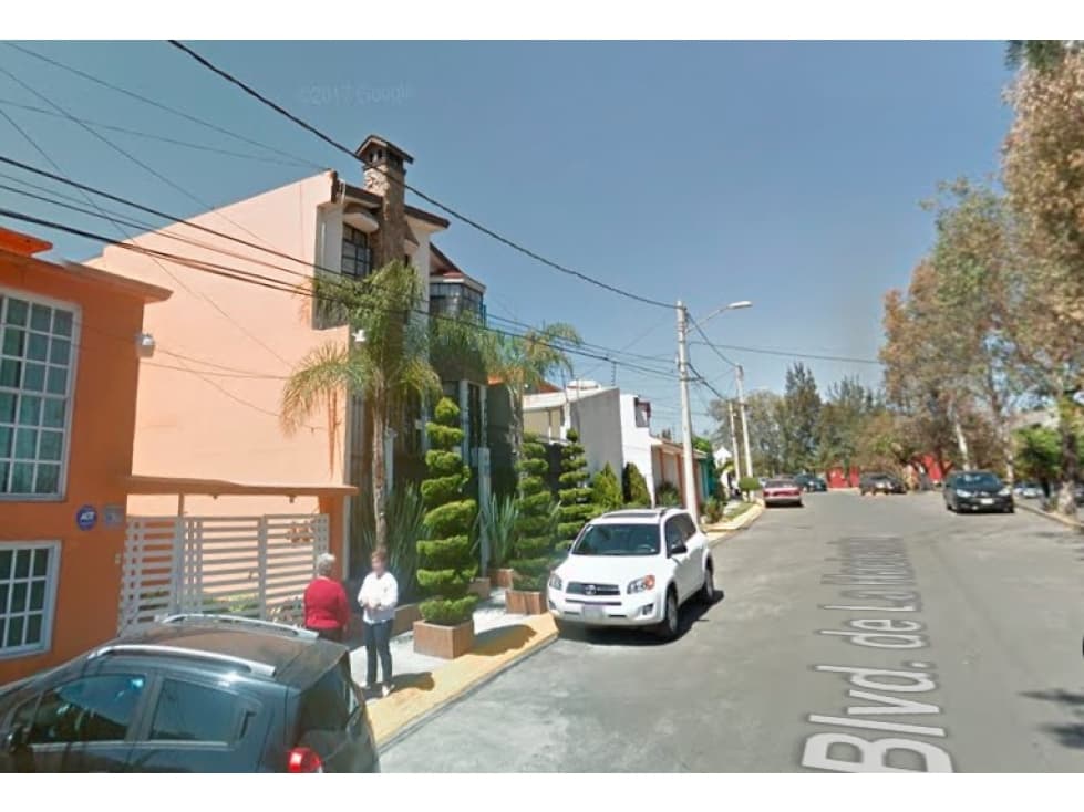 CASA MUY AMPLIA EXCELENTES ACABADOS — foto 3