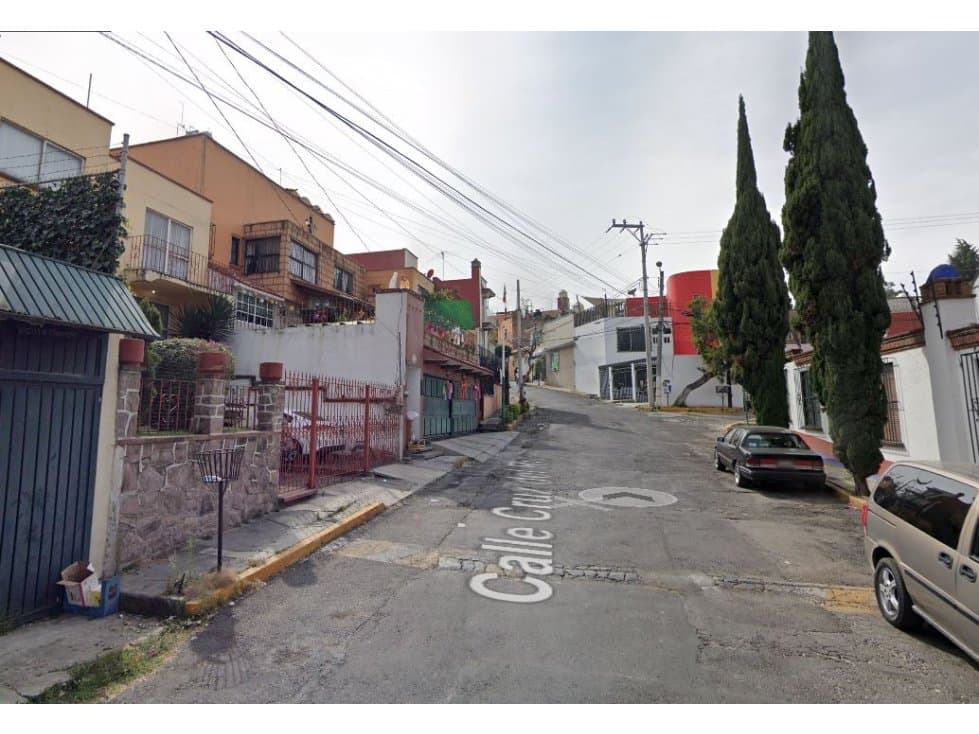 EXCELENTE CASA EN REMATE — foto 1