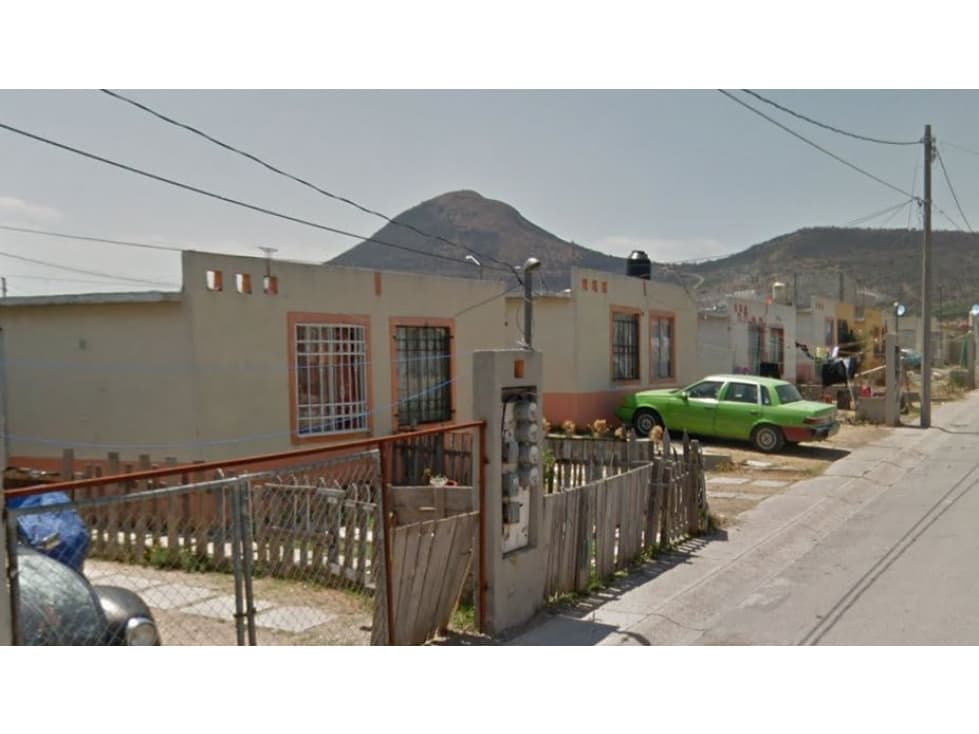 CASA EN REMATE EN HUEHUETOCA, EDO MEX. — foto 3