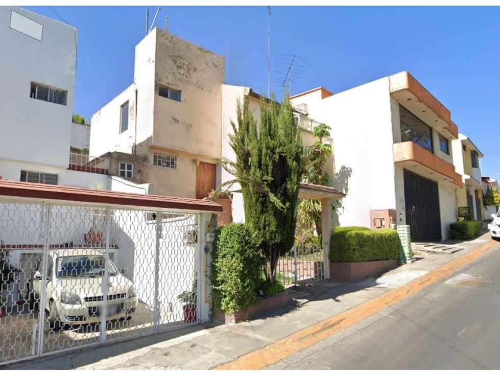 CASA EN PASEO DE LOMAS VERDES — foto 2