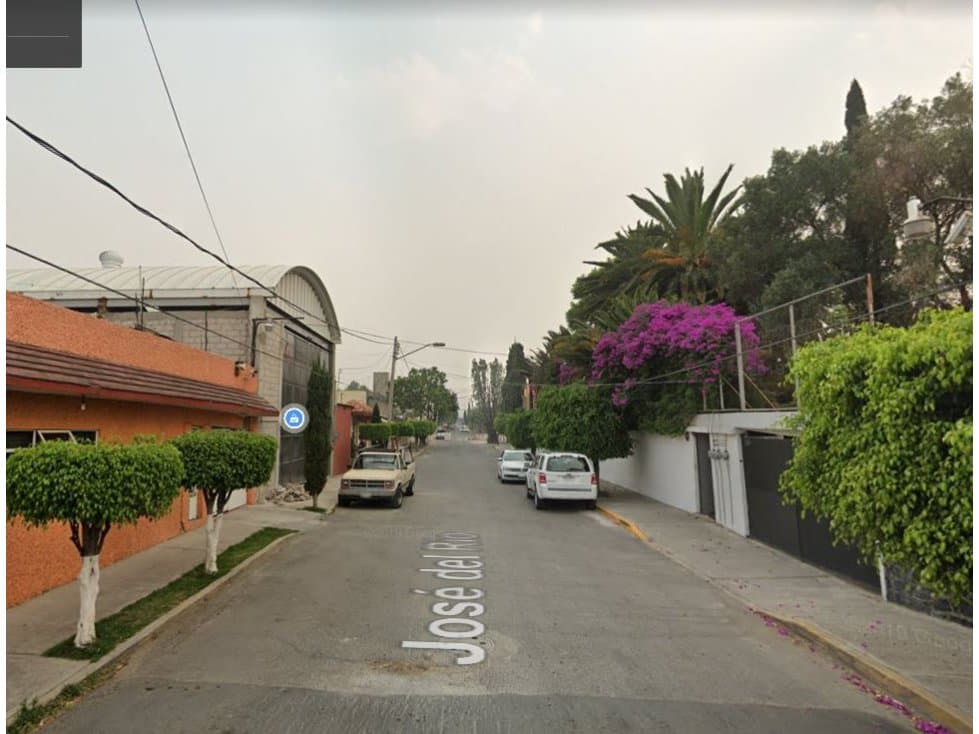 EXCELENTE CASA EN REMATE — foto 1