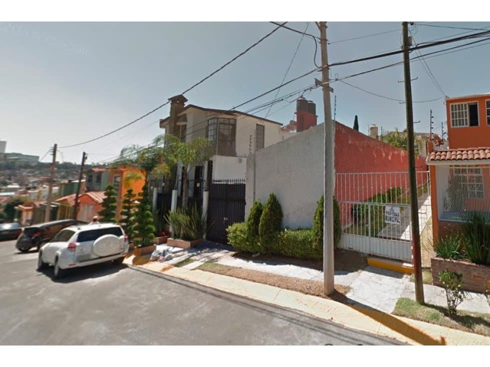 CASA MUY AMPLIA EXCELENTES ACABADOS — foto 4