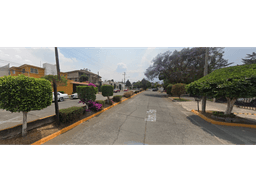 CASA EN CD. SATELITE NAUCALPAN EDO MEX