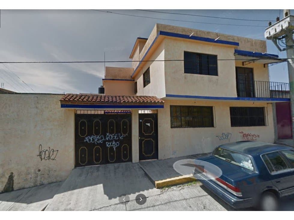 EXCELENTE CASA EN REMATE — foto 1